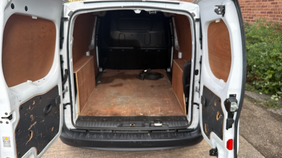 Renault Kangoo Maxi Ze Electric LL21 44kW 33kWh Business i-Van Auto - Image 42