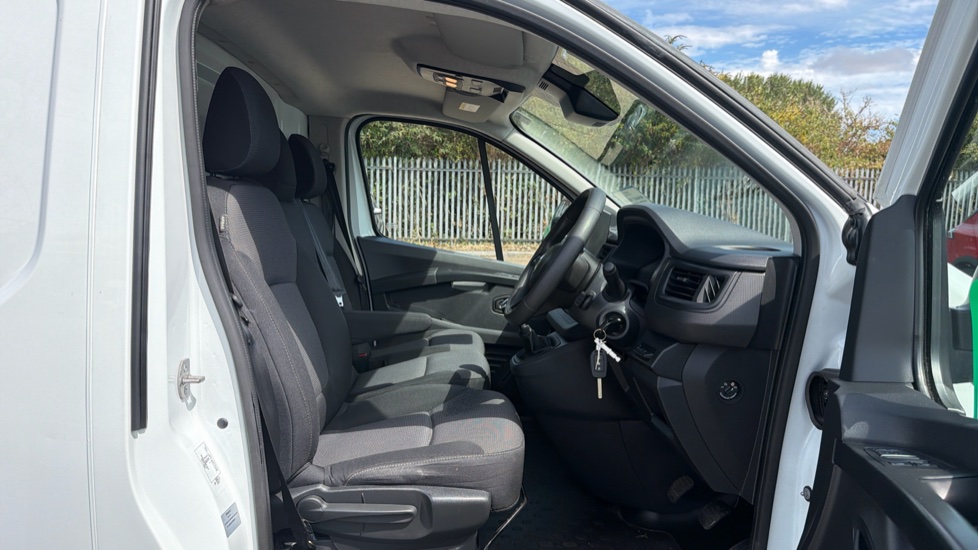 Renault Trafic Lwb Diesel LL30 Blue dCi 130 Advance [Safety] Van - Image 6