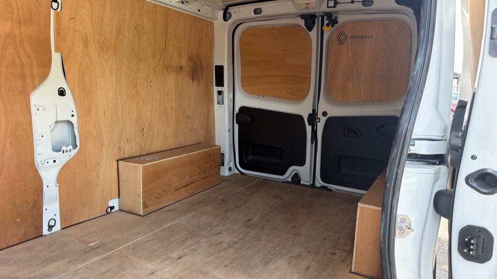 Renault Trafic Lwb Diesel LL30 Blue dCi 130 Advance [Safety] Van - Image 14