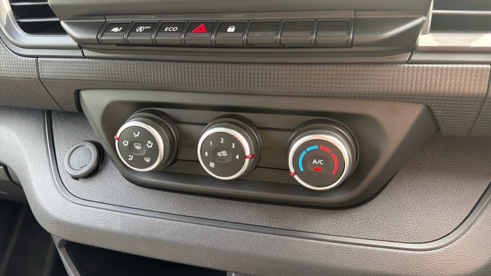Renault Trafic Lwb Diesel LL30 Blue dCi 130 Advance [Safety] Van - Image 22