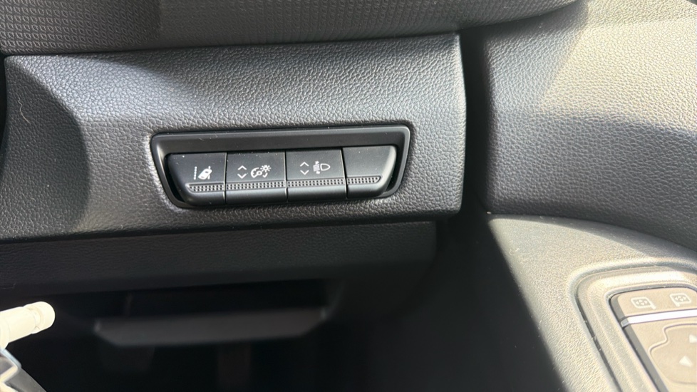 Renault Trafic Lwb Diesel LL30 Blue dCi 130 Advance [Safety] Van - Image 33