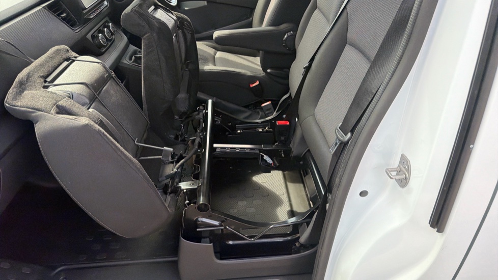 Renault Trafic Lwb Diesel LL30 Blue dCi 130 Advance [Safety] Van - Image 38