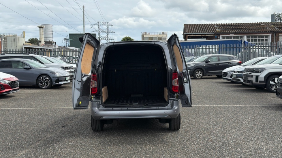 Peugeot Partner Standard Diesel 1000 1.5 BlueHDi 100 Asphalt Premium Van - Image 3