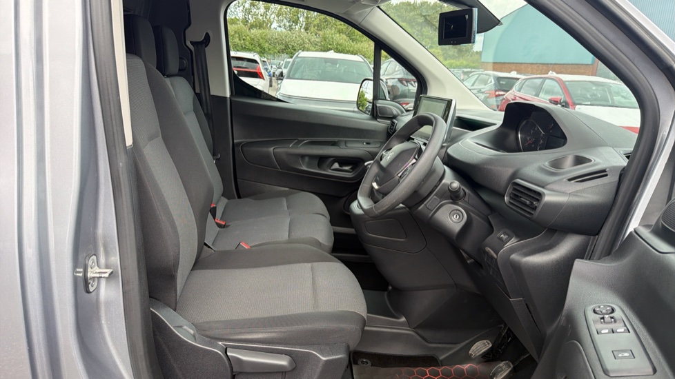 Peugeot Partner Standard Diesel 1000 1.5 BlueHDi 100 Asphalt Premium Van - Image 6