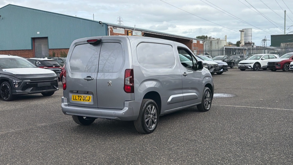 Peugeot Partner Standard Diesel 1000 1.5 BlueHDi 100 Asphalt Premium Van - Image 10