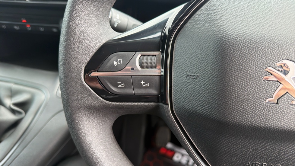 Peugeot Partner Standard Diesel 1000 1.5 BlueHDi 100 Asphalt Premium Van - Image 30