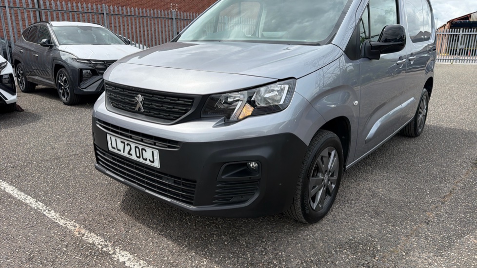 Peugeot Partner Standard Diesel 1000 1.5 BlueHDi 100 Asphalt Premium Van - Image 39
