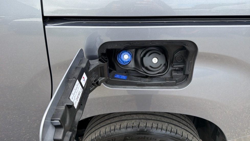 Peugeot Partner Standard Diesel 1000 1.5 BlueHDi 100 Asphalt Premium Van - Image 40