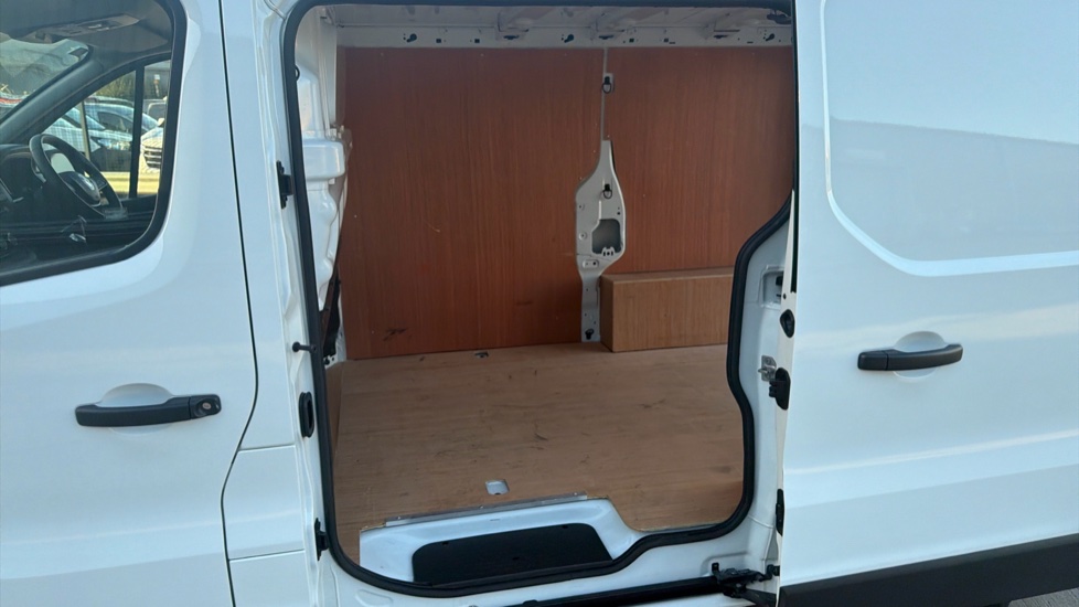 Renault Trafic Swb Diesel SL28 Blue dCi 130 Business Van - Image 5