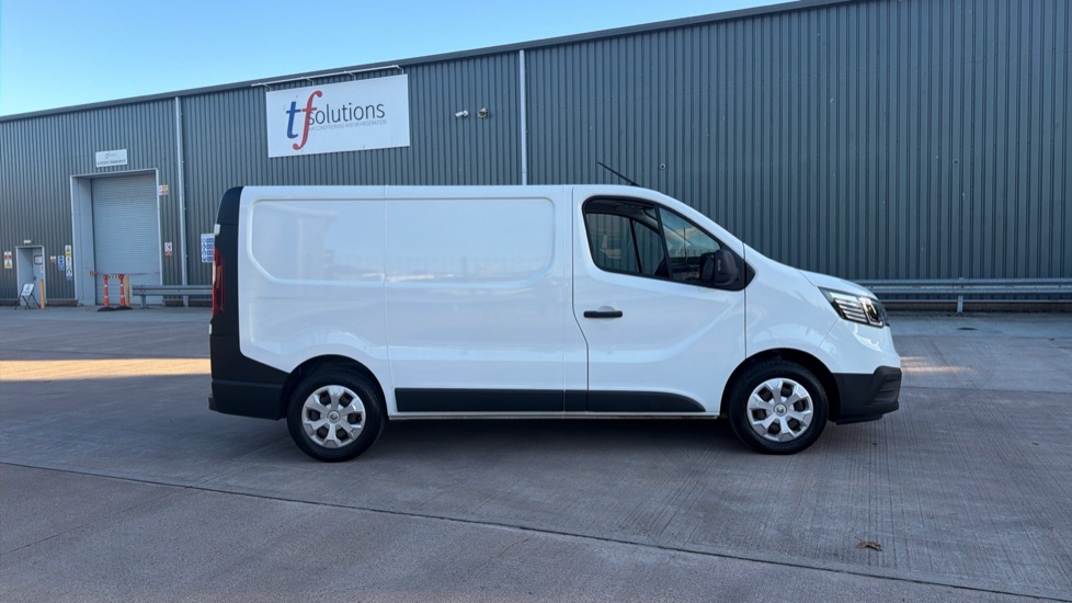 Renault Trafic Swb Diesel SL28 Blue dCi 130 Business Van - Image 9