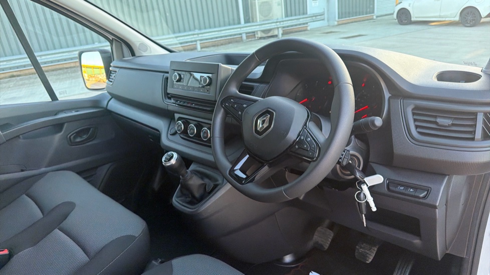 Renault Trafic Swb Diesel SL28 Blue dCi 130 Business Van - Image 16