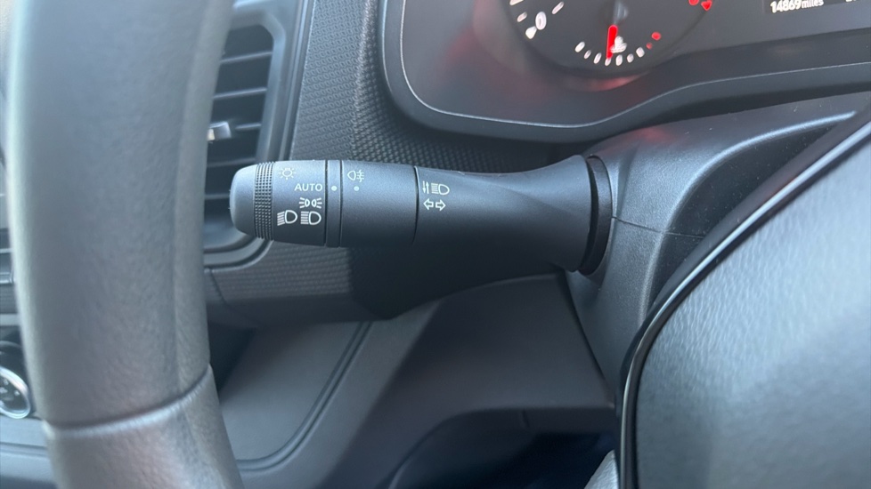 Renault Trafic Swb Diesel SL28 Blue dCi 130 Business Van - Image 36