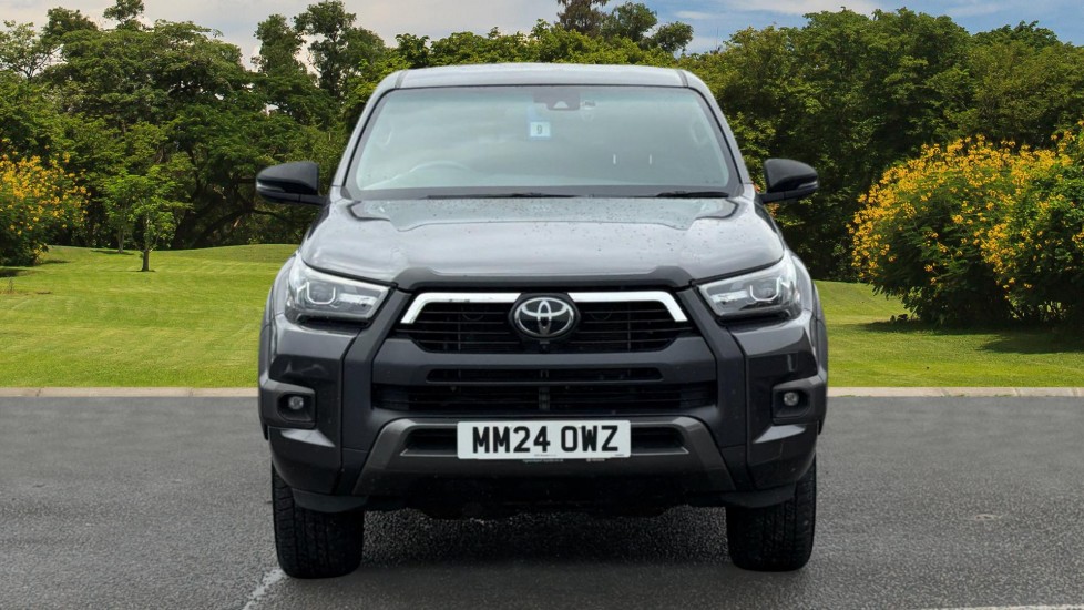 Toyota Hilux Diesel Invincible X D/Cab Pick Up 2.8 D-4D Auto - Image 8