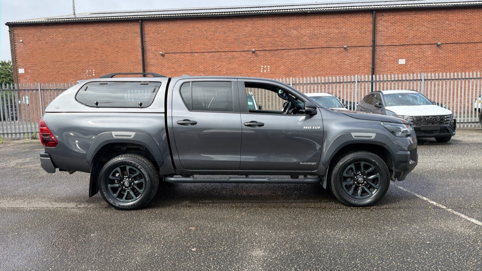 Toyota Hilux Diesel Invincible X D/Cab Pick Up 2.8 D-4D Auto - Image 9