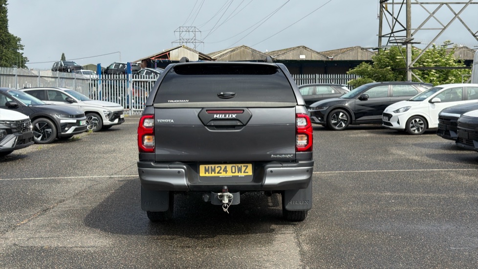Toyota Hilux Diesel Invincible X D/Cab Pick Up 2.8 D-4D Auto - Image 11