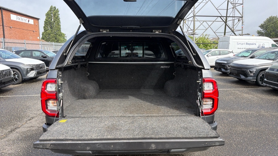 Toyota Hilux Diesel Invincible X D/Cab Pick Up 2.8 D-4D Auto - Image 12