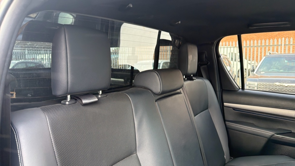 Toyota Hilux Diesel Invincible X D/Cab Pick Up 2.8 D-4D Auto - Image 18