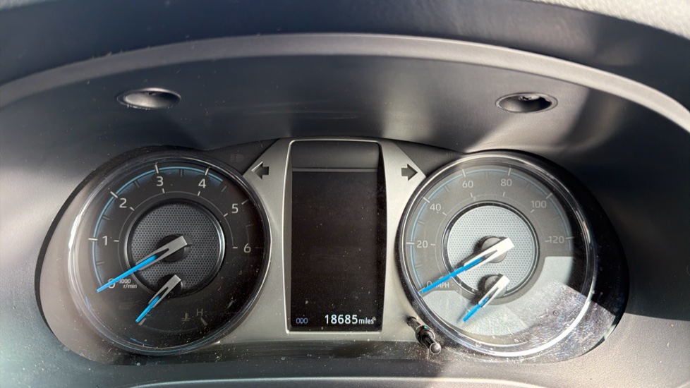 Toyota Hilux Diesel Invincible X D/Cab Pick Up 2.8 D-4D Auto - Image 19