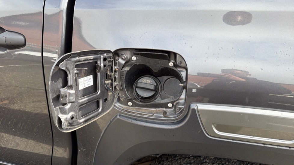 Toyota Hilux Diesel Invincible X D/Cab Pick Up 2.8 D-4D Auto - Image 40