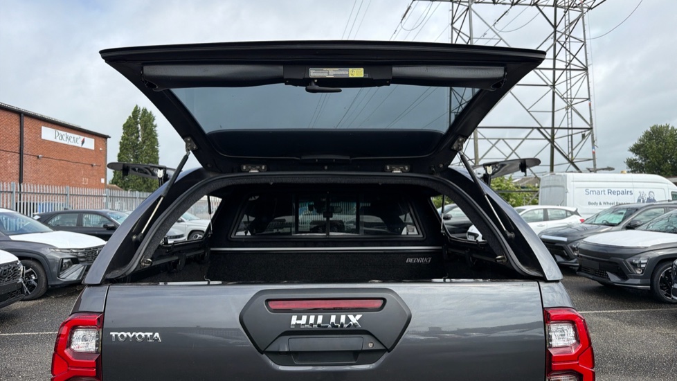 Toyota Hilux Diesel Invincible X D/Cab Pick Up 2.8 D-4D Auto - Image 42
