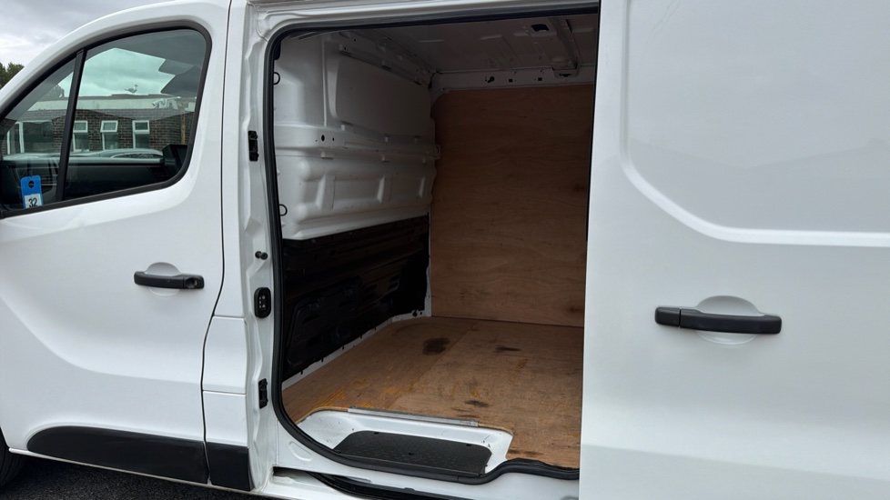 Renault Trafic Lwb Diesel LL30 Blue dCi 130 Business+ Van - Image 5