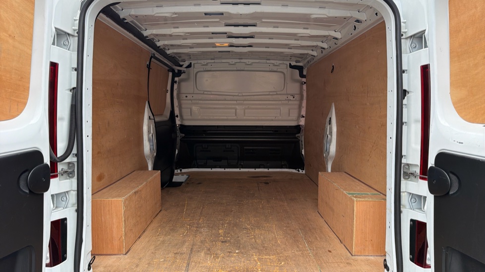 Renault Trafic Lwb Diesel LL30 Blue dCi 130 Business+ Van - Image 12