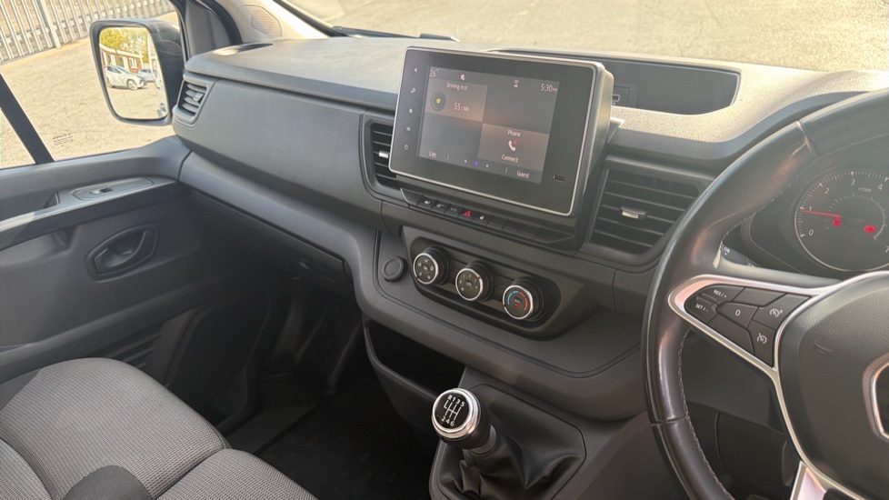 Renault Trafic Swb Diesel SL28 Blue dCi 130 Business+ Van - Image 15