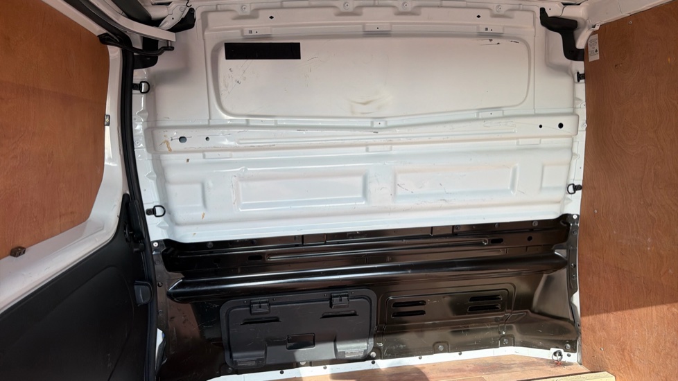Renault Trafic Swb Diesel SL28 Blue dCi 130 Business+ Van - Image 18