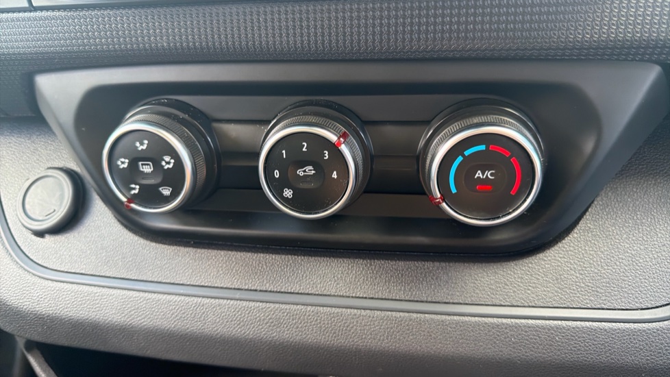 Renault Trafic Swb Diesel SL28 Blue dCi 130 Business+ Van - Image 33