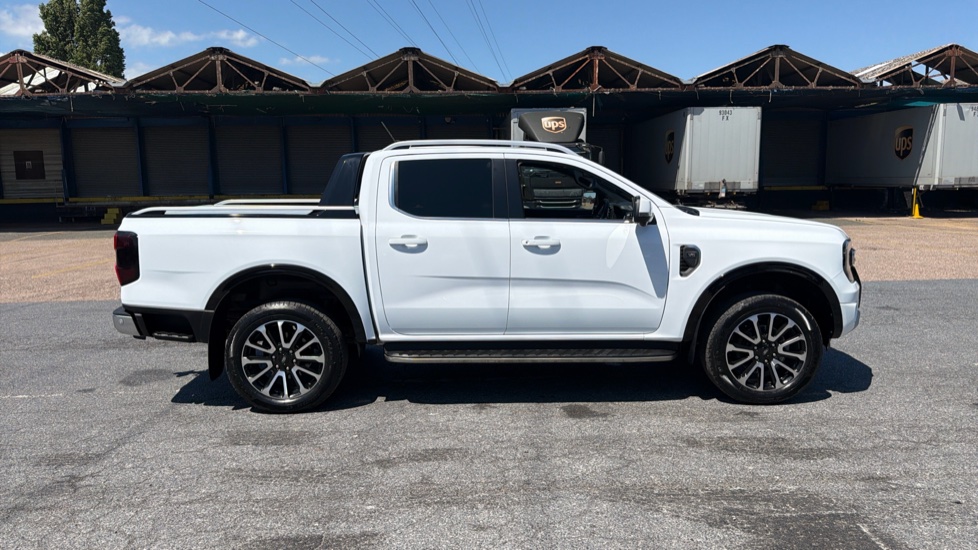 Ford Ranger Diesel Pick Up D/Cab Platinum 3.0 EcoBlue V6 240 Auto - Image 9