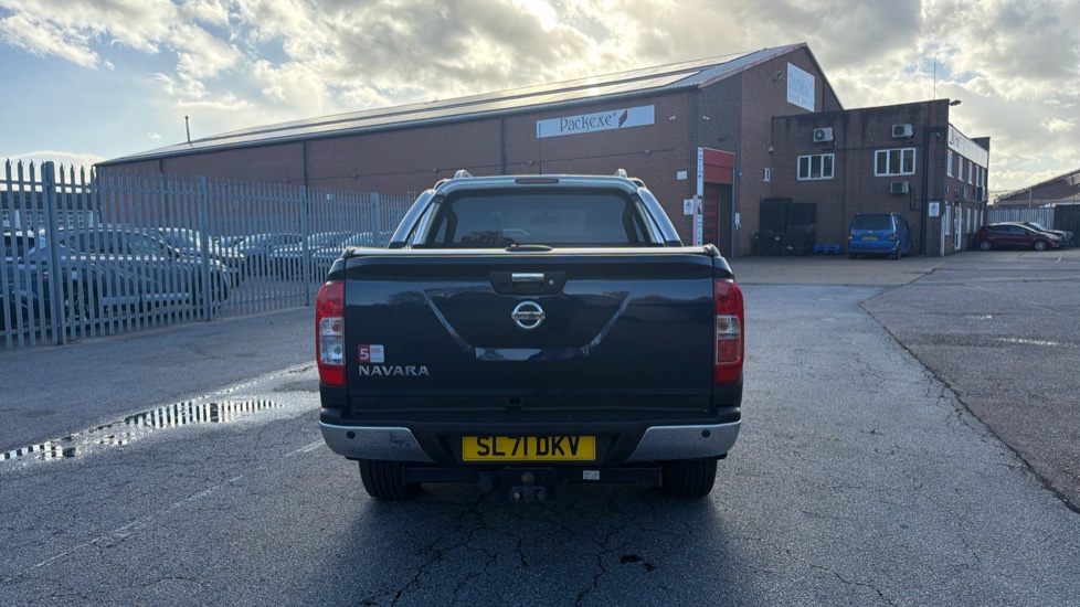 Nissan Navara Diesel Double Cab Pick Up Tekna 2.3dCi 190 TT 4WD - Image 11