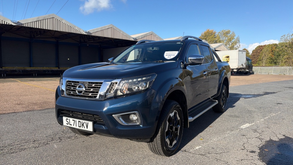 Nissan Navara Diesel Double Cab Pick Up Tekna 2.3dCi 190 TT 4WD - Image 22