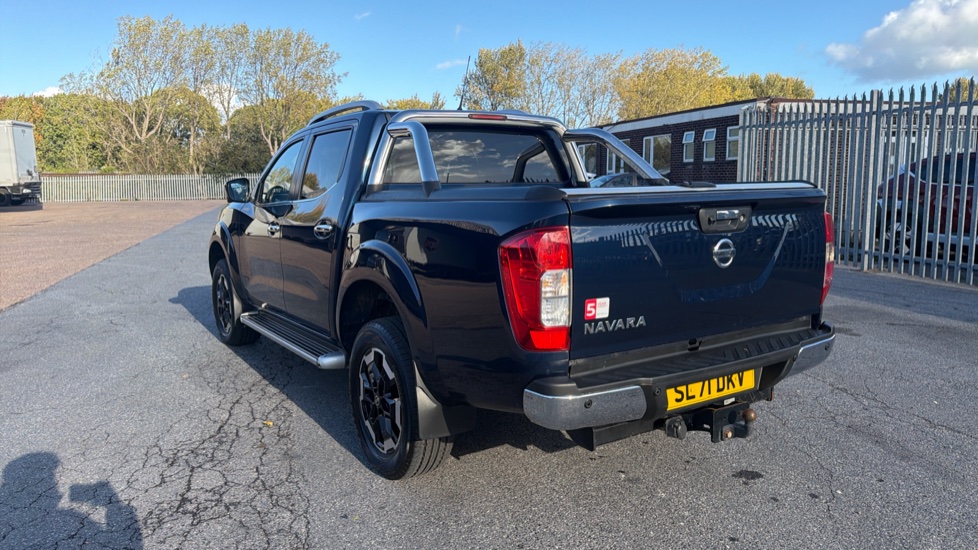 Nissan Navara Diesel Double Cab Pick Up Tekna 2.3dCi 190 TT 4WD - Image 24