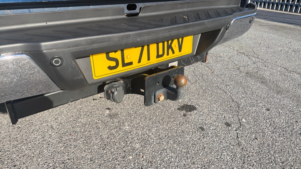 Nissan Navara Diesel Double Cab Pick Up Tekna 2.3dCi 190 TT 4WD - Image 25