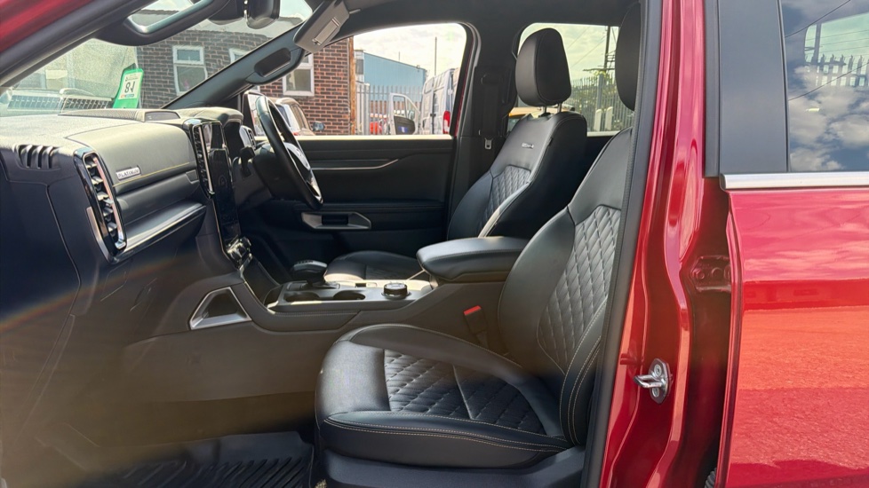 Ford Ranger Diesel Pick Up D/Cab Platinum 3.0 EcoBlue V6 240 Auto - Image 13