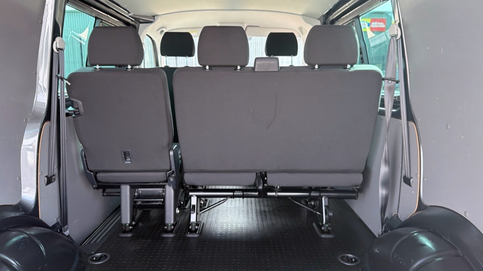Volkswagen Transporter T30 Swb Diesel 2.0 TDI 150 Highline Kombi Van DSG - Image 42
