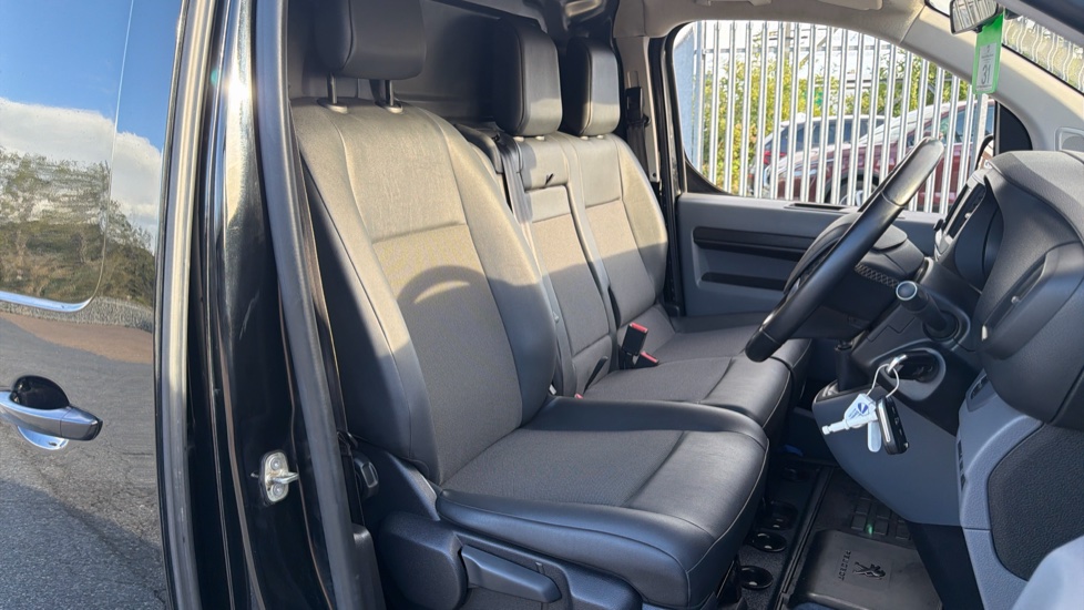 Peugeot Expert Standard Diesel 1400 2.0 BlueHDi 120 Asphalt Van - Image 6