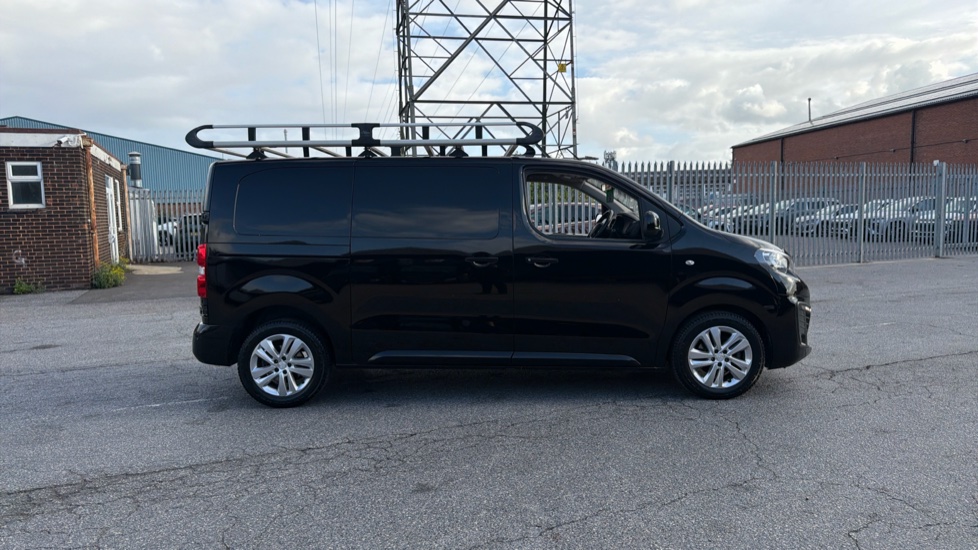 Peugeot Expert Standard Diesel 1400 2.0 BlueHDi 120 Asphalt Van - Image 9