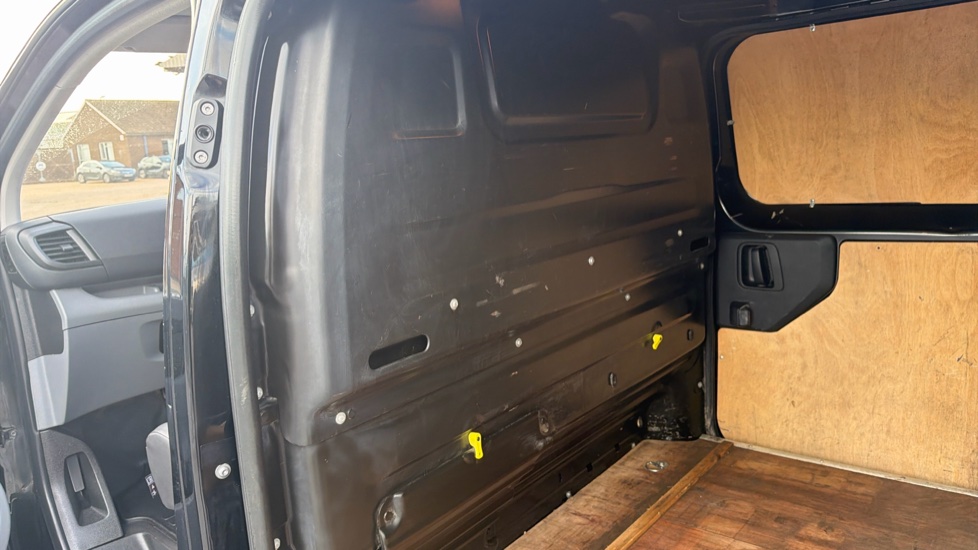 Peugeot Expert Standard Diesel 1400 2.0 BlueHDi 120 Asphalt Van - Image 18
