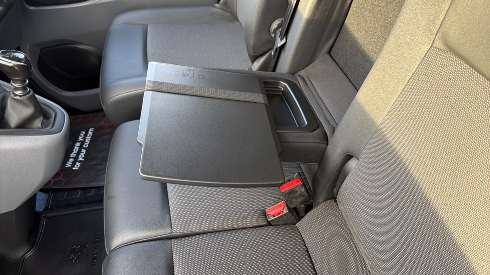 Peugeot Expert Standard Diesel 1400 2.0 BlueHDi 120 Asphalt Van - Image 27