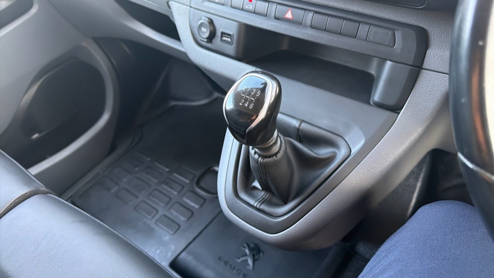 Peugeot Expert Standard Diesel 1400 2.0 BlueHDi 120 Asphalt Van - Image 35
