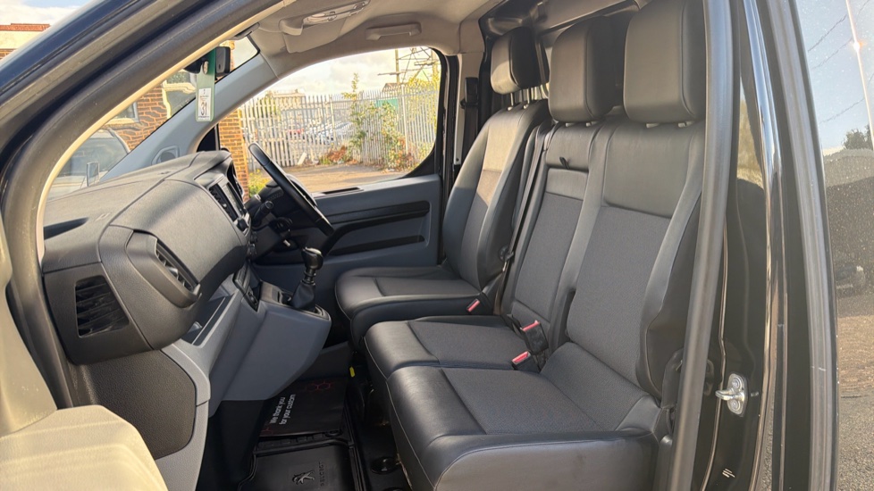 Peugeot Expert Standard Diesel 1400 2.0 BlueHDi 120 Asphalt Van - Image 42