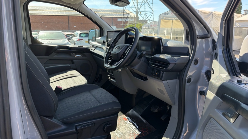 Ford Transit Custom E-320 L1 Rwd 100kW 65kWh H1 Van Limited Auto - Image 6