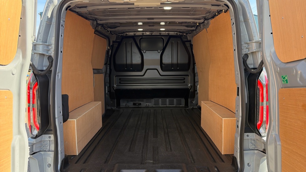 Ford Transit Custom E-320 L1 Rwd 100kW 65kWh H1 Van Limited Auto - Image 12