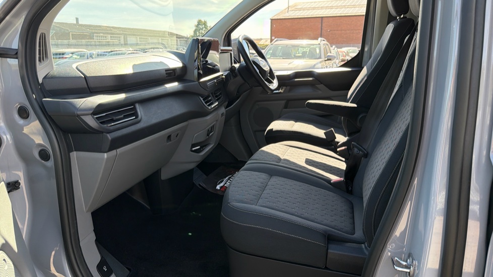 Ford Transit Custom E-320 L1 Rwd 100kW 65kWh H1 Van Limited Auto - Image 13