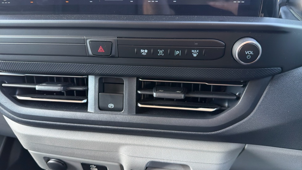 Ford Transit Custom E-320 L1 Rwd 100kW 65kWh H1 Van Limited Auto - Image 25