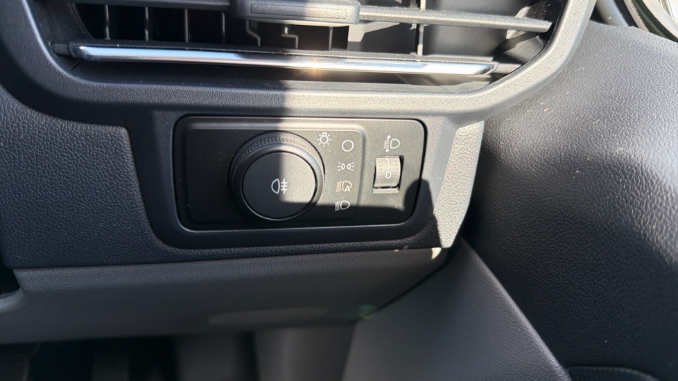 Ford Transit Custom E-320 L1 Rwd 100kW 65kWh H1 Van Limited Auto - Image 33