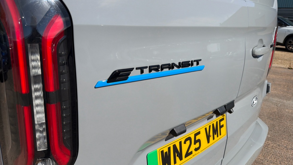 Ford Transit Custom E-320 L1 Rwd 100kW 65kWh H1 Van Limited Auto - Image 44
