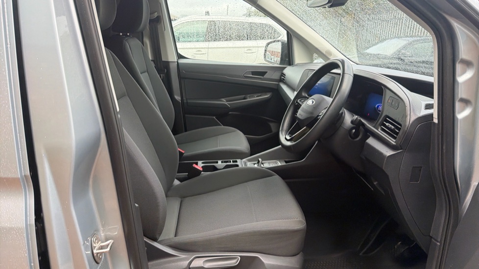 Ford Transit Connect 250 L2 Petrol 1.5 EcoBoost PHEV 150 Trend Van Auto - Image 6
