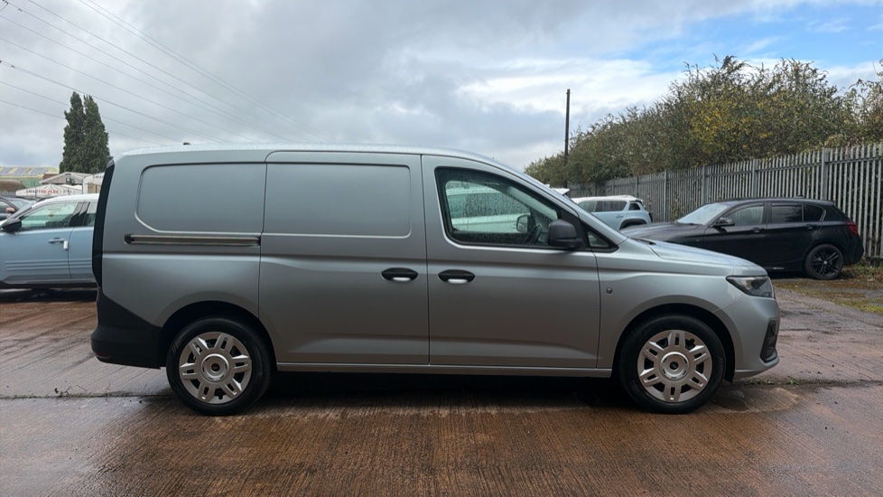 Ford Transit Connect 250 L2 Petrol 1.5 EcoBoost PHEV 150 Trend Van Auto - Image 9
